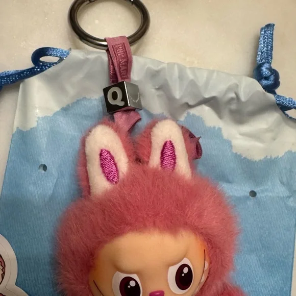 Authentic THE MONSTERS Labubu Pin for Love Letter “Q” - Vinyl Plush Pendant - Picture 7 of 8